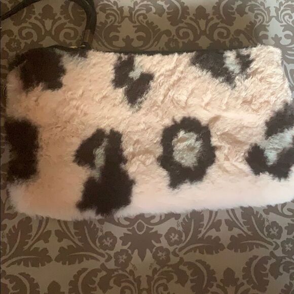 Fur wristlet  - Picture 2 of 6